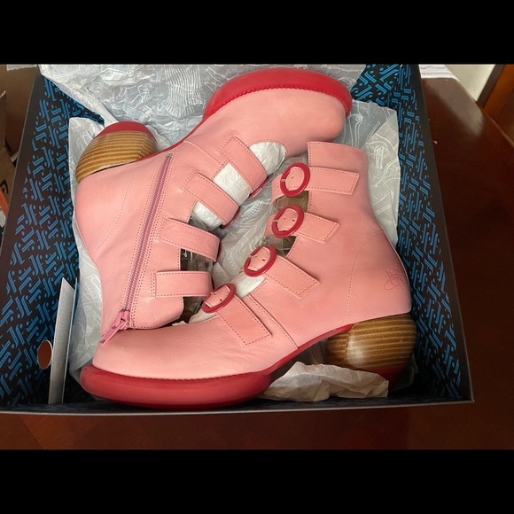 BNIB Fluevog Pink Huysmans - Picture 1 of 7